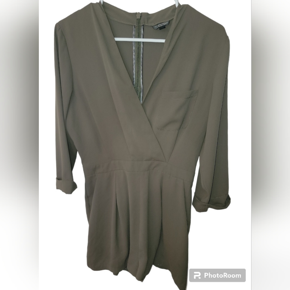 Topshop Women’s long sleeve olive romper - Size 6 NWOT